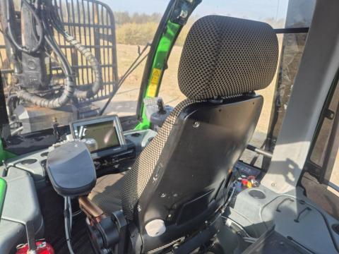 John Deere 1210E