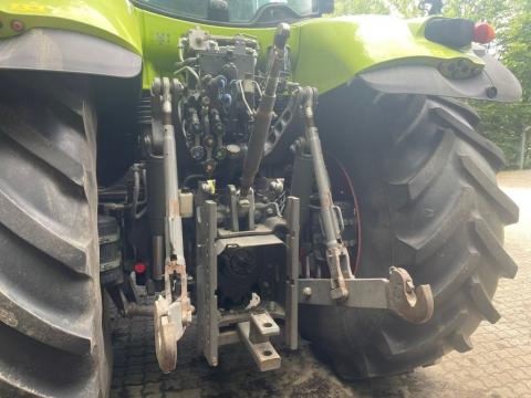 Claas AXION 830
