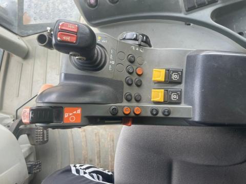 Claas AXION 830