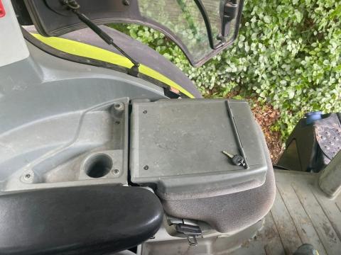 Claas AXION 830