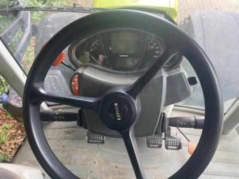 Claas AXION 830