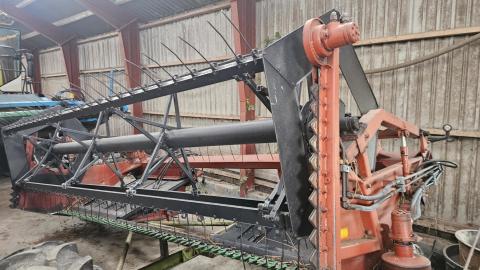 Heston 8100 Hesston 8100